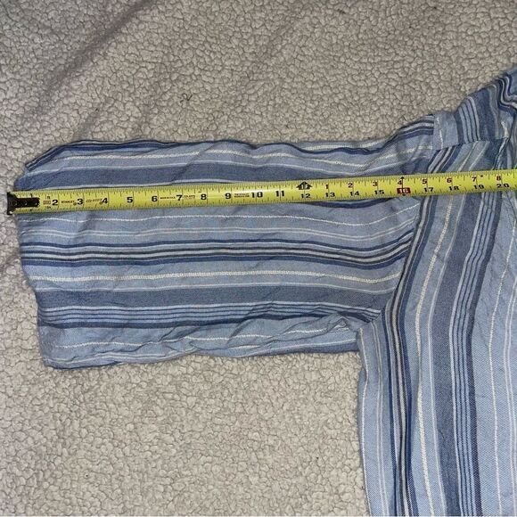 AMERICAN Eagle Outfitters lightweight gauze feel v neck crop with tie - Picture 8 of 10